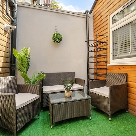 Stylish Two Bedroom Apartment By Central London With Garden מראה חיצוני תמונה