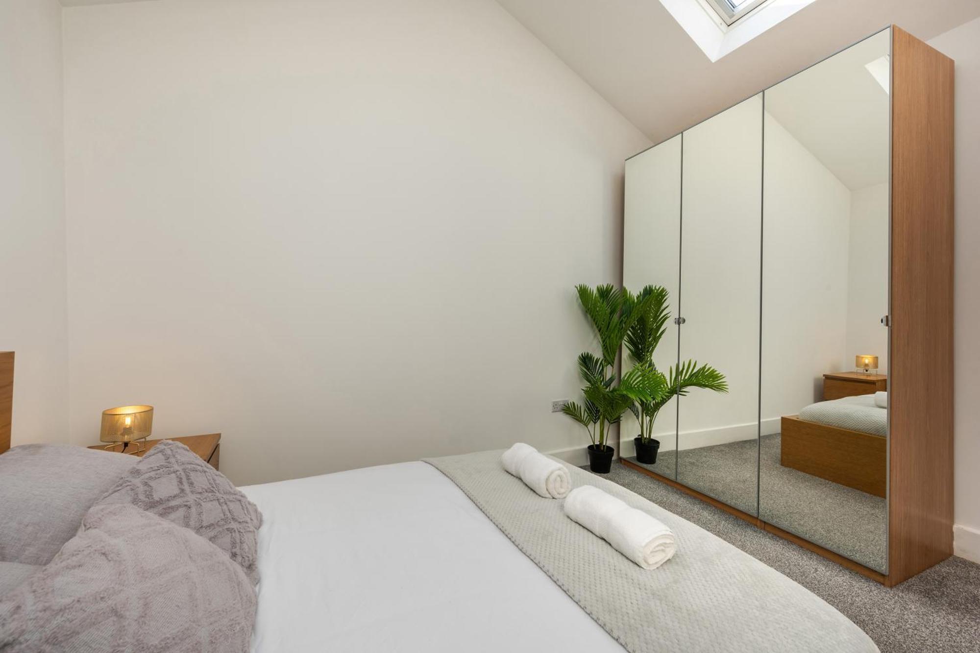 Stylish Two Bedroom Apartment By Central London With Garden מראה חיצוני תמונה