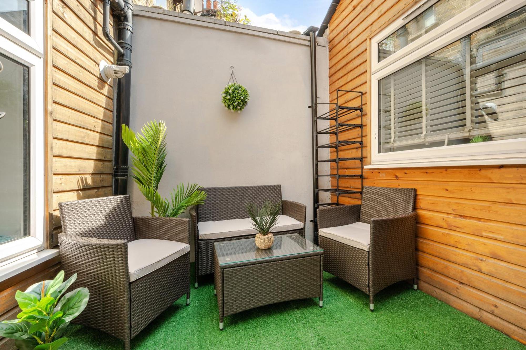 Stylish Two Bedroom Apartment By Central London With Garden מראה חיצוני תמונה